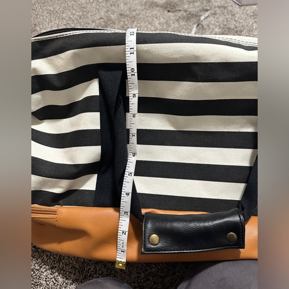 DSW Large travel bag with bottom zip compartment - Picture 6 of 8